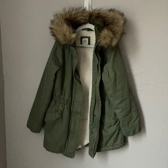 GAP Other - Gap girl green Sherpa lined parka with hood size M